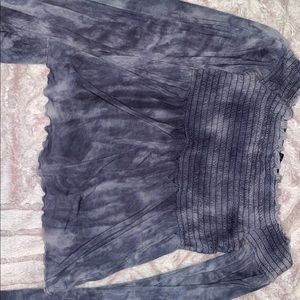 American Eagle off the shoulder long sleeve crop top